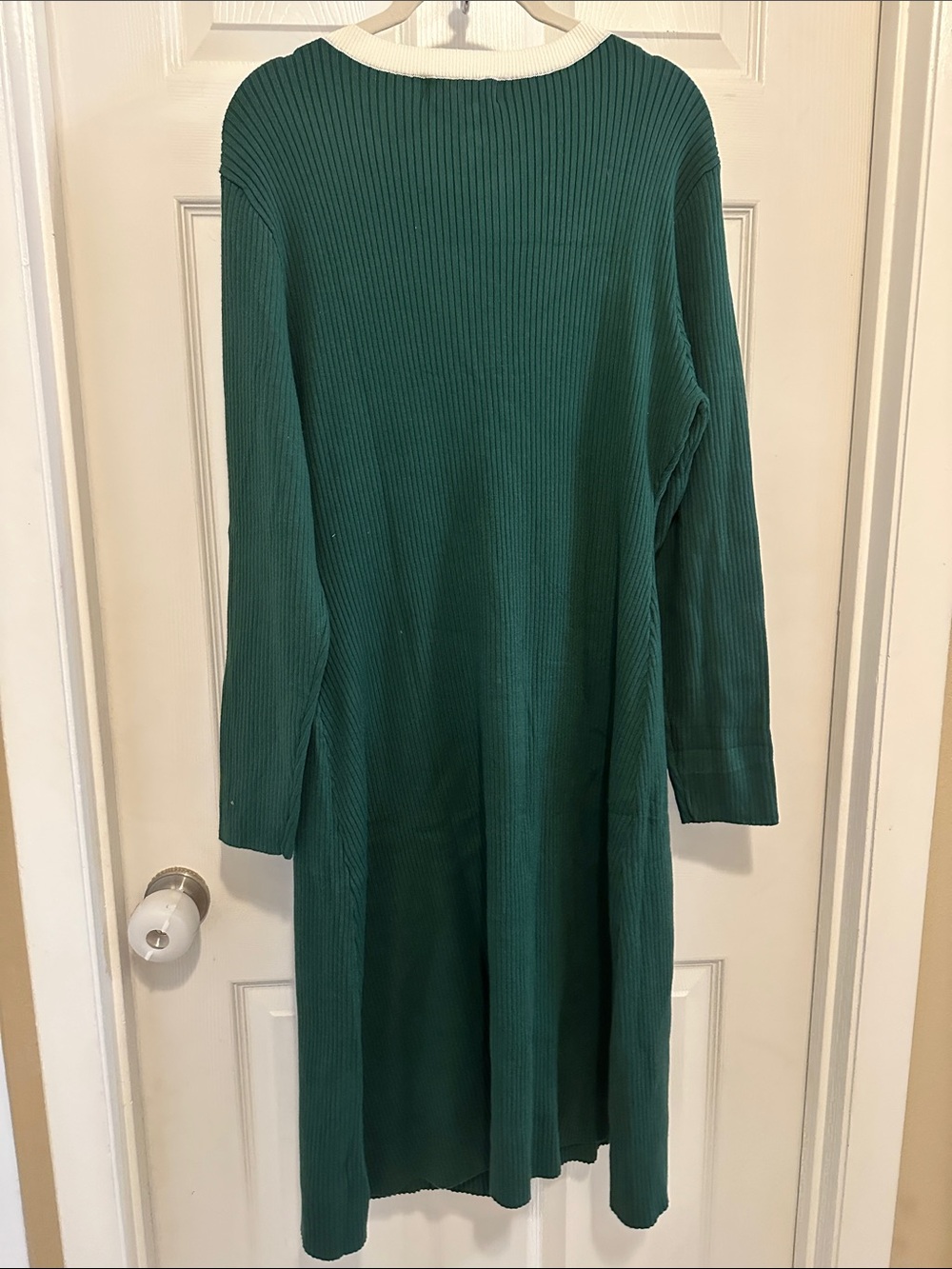 Green Contrast-Trim Long Sleeve Sweater Dress - Picture 3 of 6